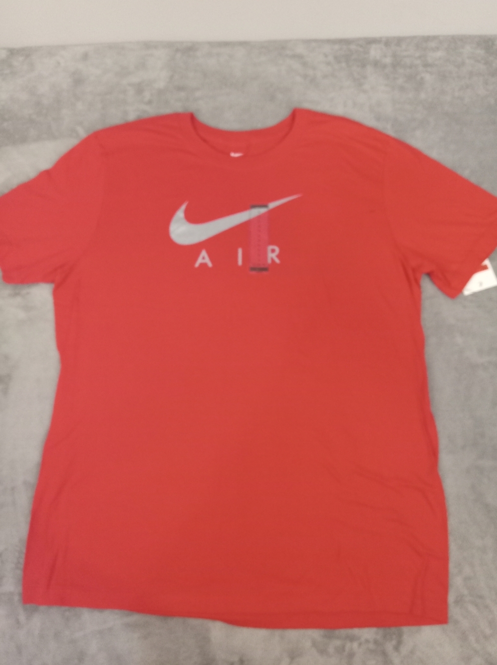 The Nike Tee Men’s Red AIR Nike Logo T-Shirt size Large NWT
